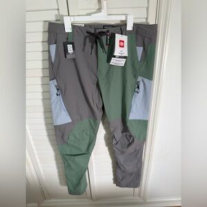 686 Men's Gray and Green Cargo Pants